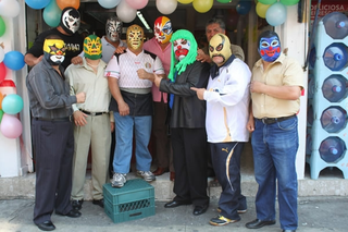 Illustration for article titled SnackTAYku International: The Wrestling Torta